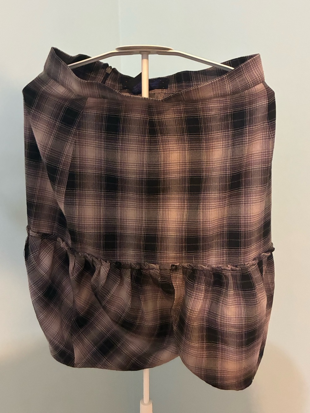 BB Dakota plaid skirt, size small. Cute!